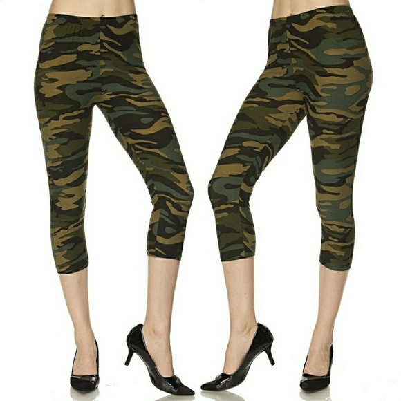 Pants - NWT - ULTRA MILKY SOFT GREEN CAMO CAPRI LEGGINGS